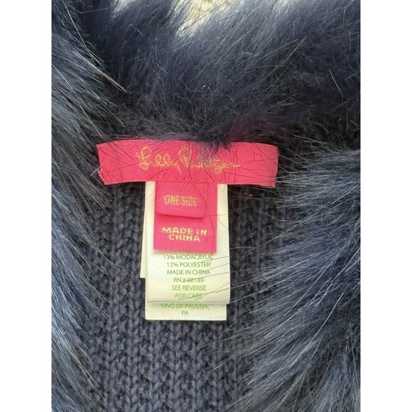 Lilly Pulitzer TRUE NAVY RAINIE SWEATER WRAP Faux Fur Trim One Size Preppy Money - Picture 5 of 7